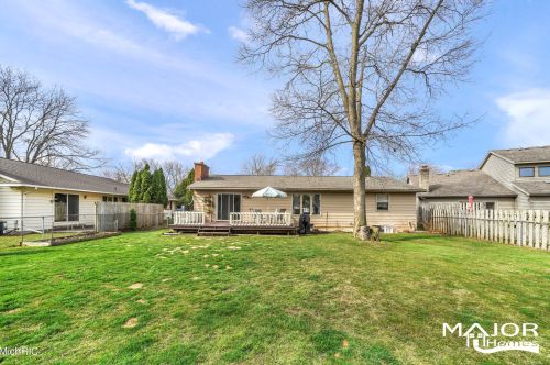 4010 Chamberlain Ave, Grand Rapids MI 49508-2615 exterior