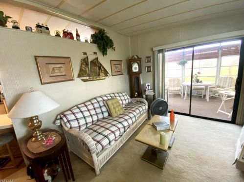 557 Charlemagne Blvd, Naples FL 34112-7044 exterior