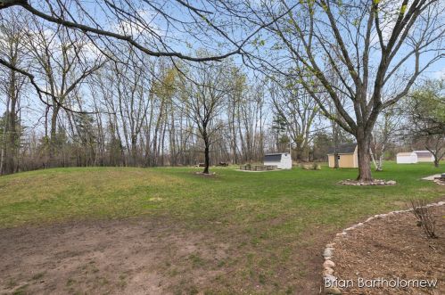 20660 Edgewood Dr, Big Rapids MI 49307-9214 exterior