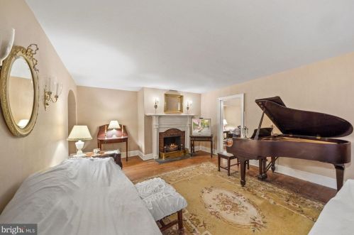 126 Fairfax St, Alexandria VA 22314-3331 exterior