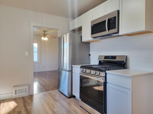 3148 Chase Ave, Milwaukee WI  53207-2636 exterior