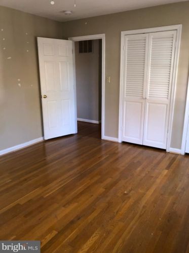 8811 Fircrest Pl, Alexandria VA  22308-2633 exterior