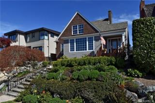 2360 Viewmont Way, Seattle WA  98199-3625 exterior