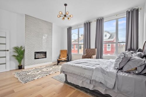 131 44th St, Pittsburgh PA  15201-3037 exterior