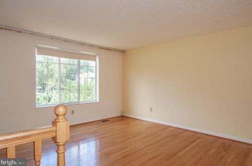 7011 Vantage Dr, Alexandria VA  22306-1248 exterior