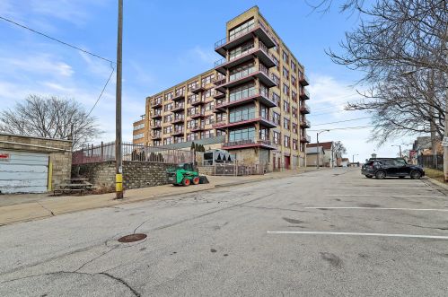 215 Maple St, Milwaukee WI  53204-4047 exterior