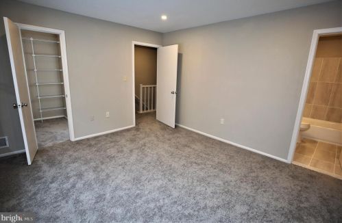 42 Magnolia Ct, Trenton NJ 08648-4828 exterior