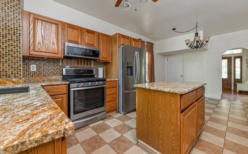 323 Frst Ave, Pittsburgh PA 15202-3201 exterior