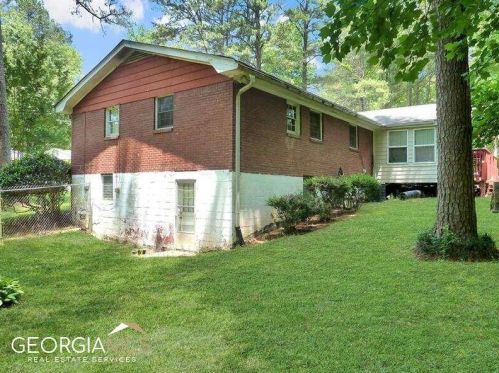 4372 Crk Vly Ct, Atlanta GA 30331-6551 exterior