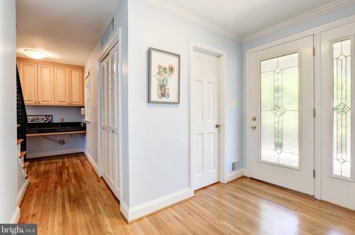 2998 Glenora Ln, Rockville MD 20850-3055 exterior