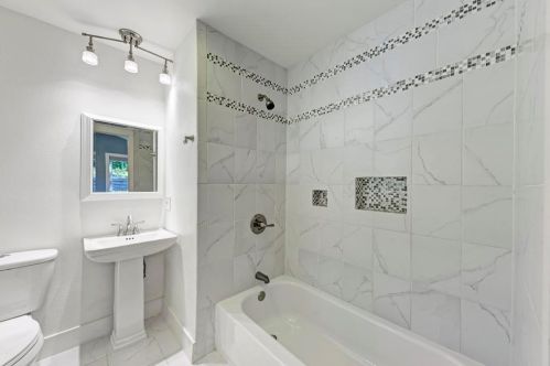 6105 Belfast Dr, Austin TX 78723-1117 exterior