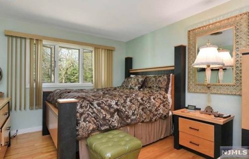 546 Anderson Ave, Closter NJ  07624-3220 exterior