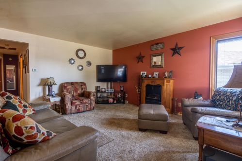 5001 25th St, Milwaukee, WI 53221-3449