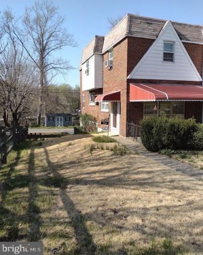 716 25th St, Chester, PA 19013-5228