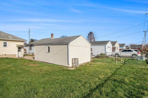 617 9 St, Mishawaka IN 46544-4919 exterior