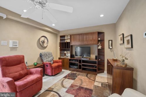 331 2nd St, Philadelphia PA 19122-3324 exterior