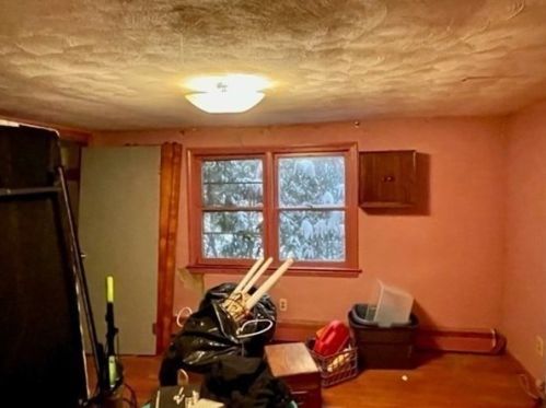 725 Lombard Rd, Chicopee MA 01020-4860 exterior