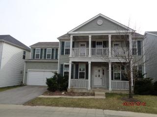 1655 Plum Tree Ln, Aurora, IL 60504-5560