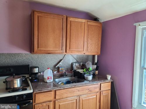 315 2 St, Trenton NJ 08611-2301 exterior