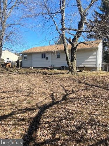 2201 Andover Rd, Riverton NJ 08077-3509 exterior