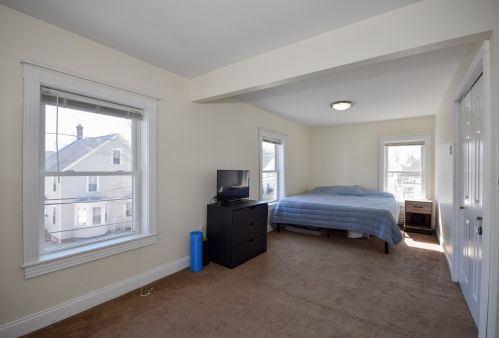 48 Concord St, Dover NH 03820-3138 exterior