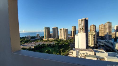 1925 Kalakaua Ave, Honolulu HI  96815-1827 exterior