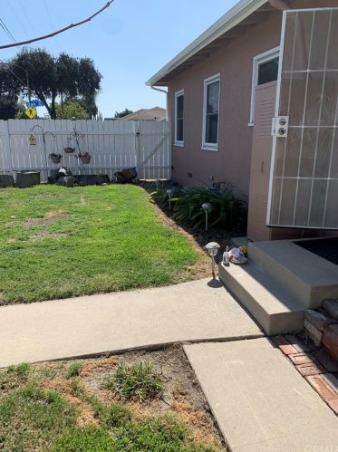 1801 Oak Ave, Fullerton CA 92833-3728 exterior