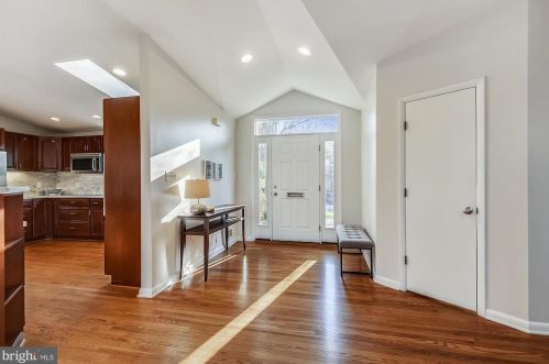 6514 Beverly Ave, Mc Lean, VA 22101-5222