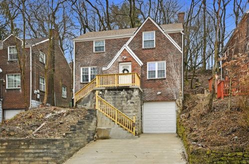 2074 Chalfant St, Pittsburgh, PA 15221-1204