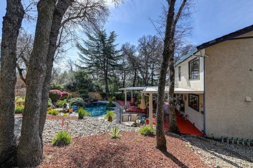 9811 Blue Lk Dr, Folsom CA 95630-1909 exterior