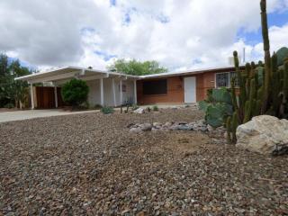 2733 Mtn Vw, Tucson AZ  85712-2027 exterior