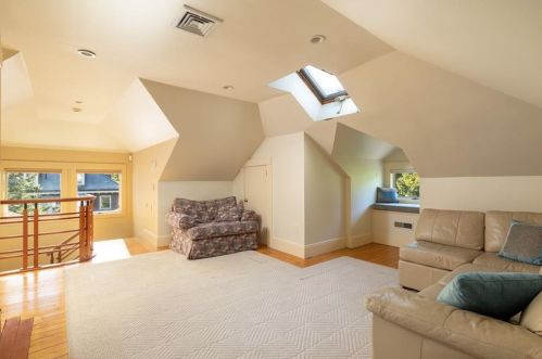 170 Blackstone Blvd, Providence RI 02906-5802 exterior