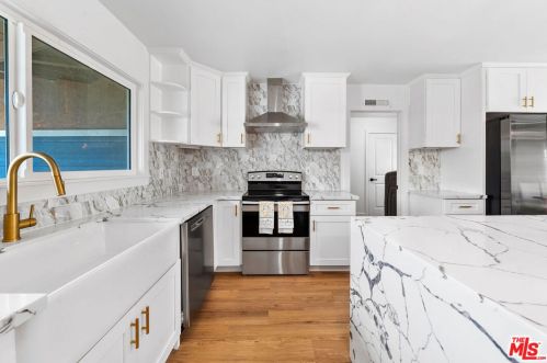 1837 Las Lanas Ln, Fullerton CA  92833-1814 exterior