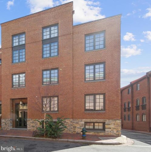 3220 Grace St, Washington, DC 20007