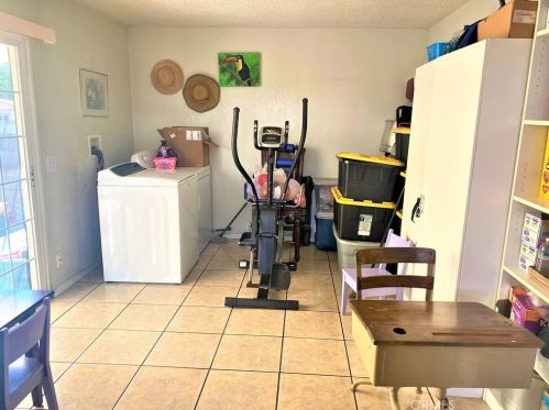 2630 L St, Bakersfield CA 93304-3045 exterior