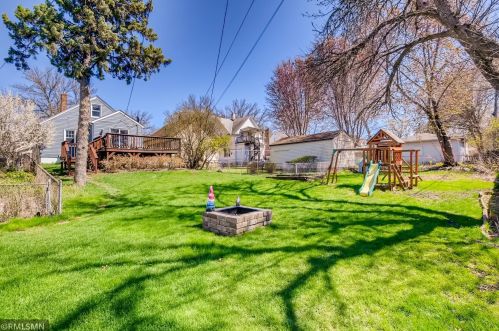 1051 Cumberland St, Saint Paul MN 55117-4870 exterior