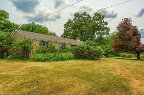 5714 Montour Rd, Gibsonia PA 15044-8113 exterior