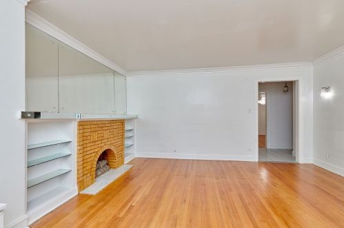 6635 Campbell Ave, Chicago IL 60645-5018 exterior