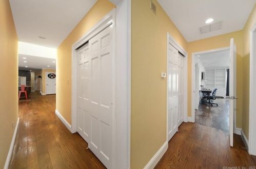 148 Norwalk Rd, Norwalk CT 06850-4406 exterior