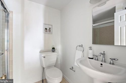 1111 Fallsmead Way, Rockville MD 20854-5549 exterior