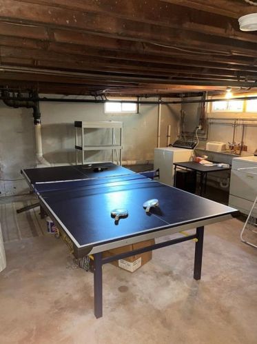 27 Red Cross Ave, Middletown RI 02840-3316 exterior