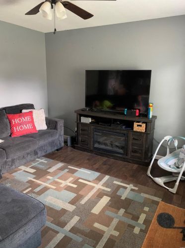 54 Florence St, Spring Bluff, MO 63080-2326