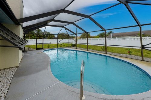 1502 Portillo Rd, Fort Pierce, FL 34952-4975