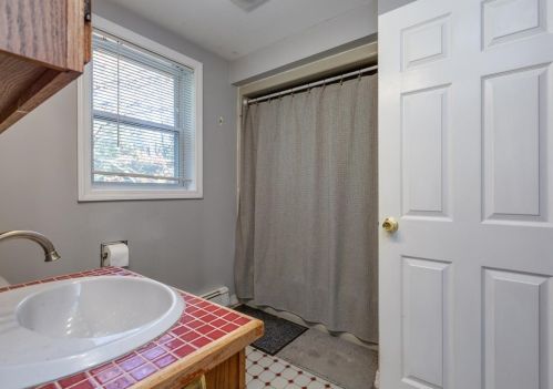 10 Whittaker Cir, Concord NH 03303-1589 exterior