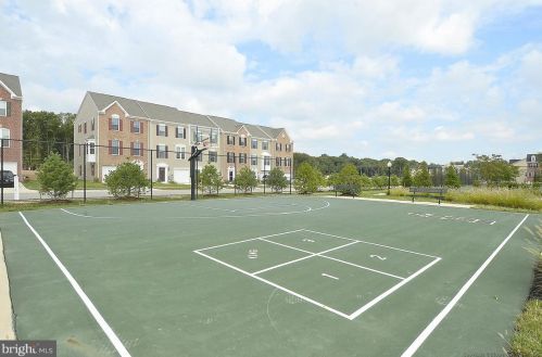 7417 Macon Dr, Glen Burnie MD 21060-8387 exterior