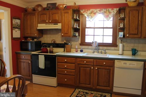 1751 Old Bethlehem Pike, Quakertown PA 18951-2375 exterior