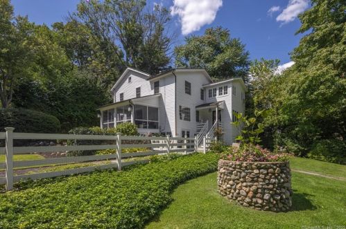 236 Norwalk Rd, Norwalk CT 06850-4318 exterior