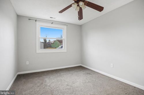 1412 Isted Rd, Glen Burnie MD 21060-7406 exterior