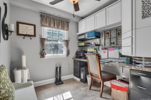 21 Scott Dr, Middletown NY 10941-1127 exterior