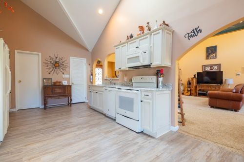 209 Pond Rd, East Freehold NJ 07728-1319 exterior